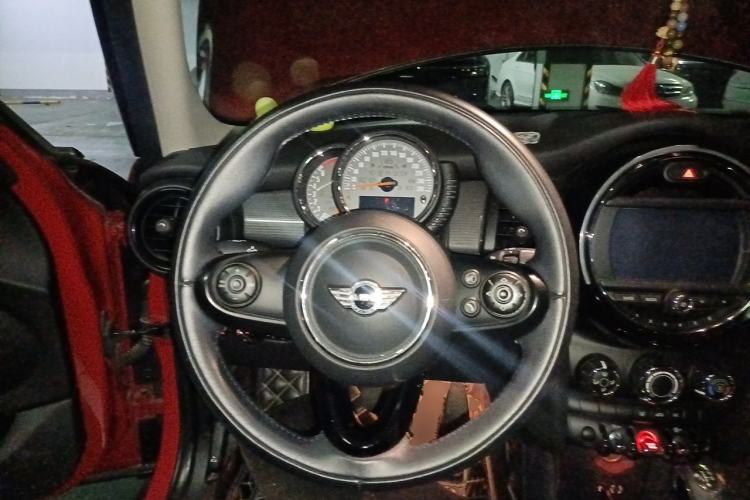 Used MINI 2016 1.5T COOPER Five-Door Edition Steering Wheel