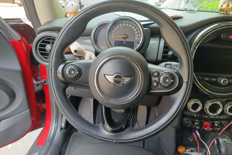 Used MINI 2016 1.5T COOPER Avant-Garde Steering Wheel