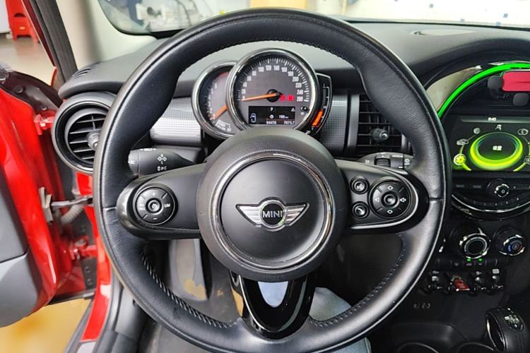 Used MINI 2016 1.5T COOPER Five-Door Edition Steering Wheel