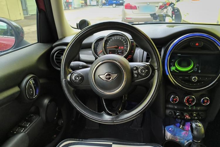 Used MINI 2016 1.5T COOPER Pioneer Edition Five-Door Model Steering Wheel