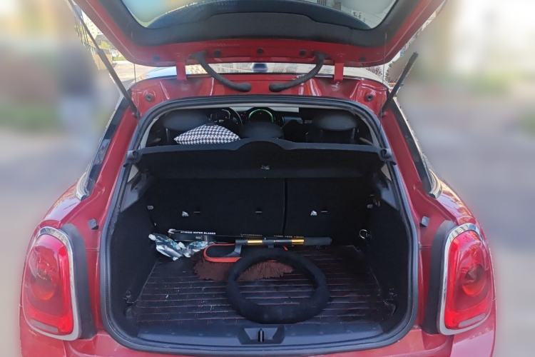 Used MINI 2016 1.5T COOPER Five-Door Edition Trunk