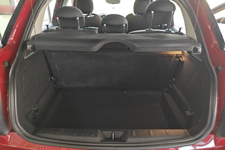 Used MINI 2016 1.5T COOPER Five-Door Edition Trunk