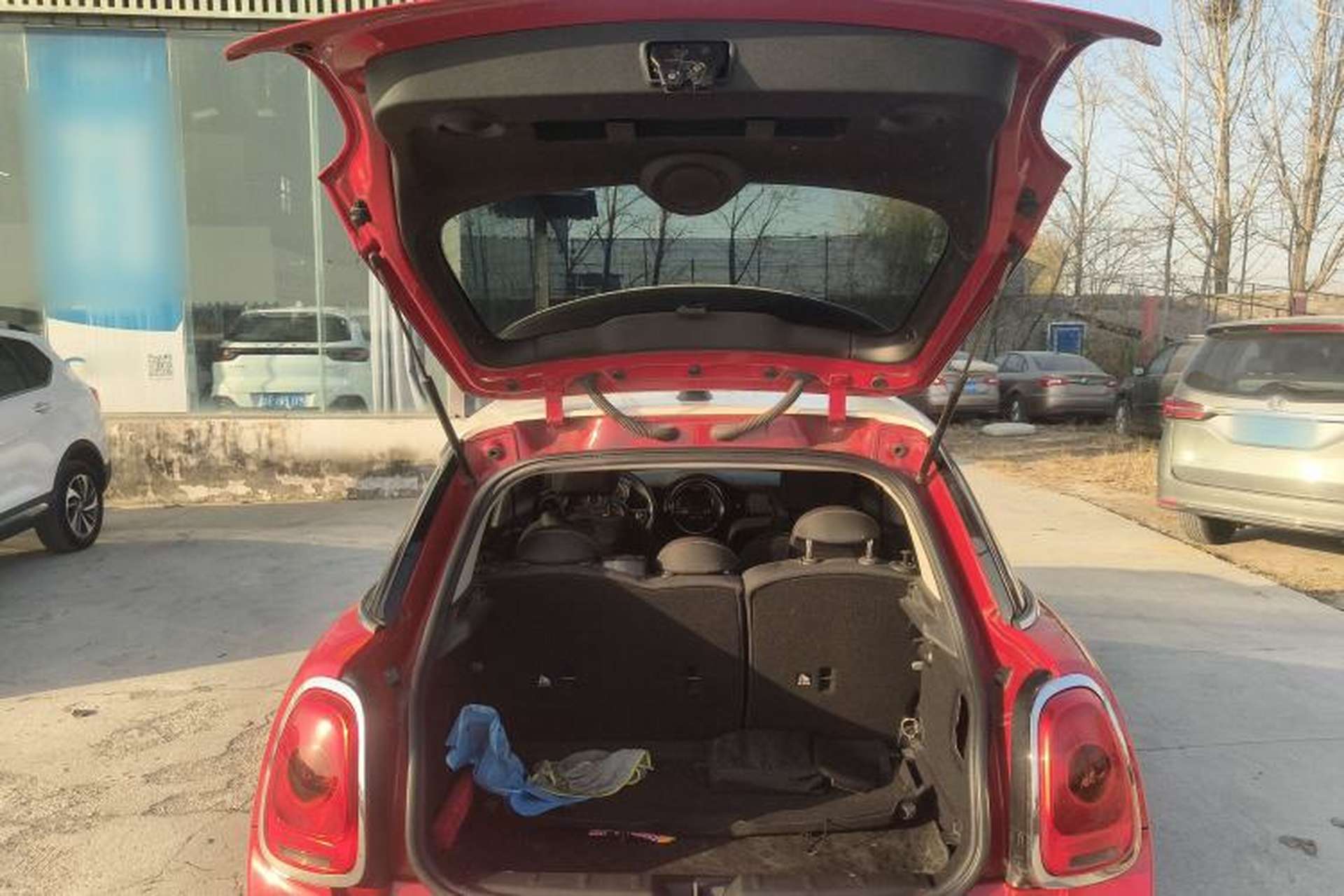 Used MINI 2016 1.2T ONE Pioneer Edition Five-Door Version Trunk