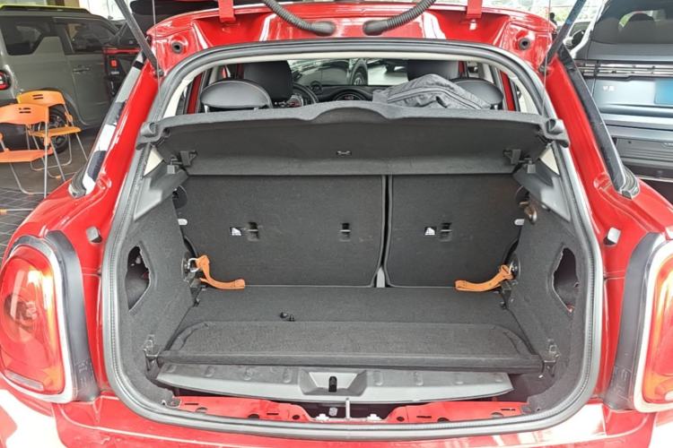 Used MINI 2016 1.2T ONE Pioneer Edition Five-Door Version Trunk