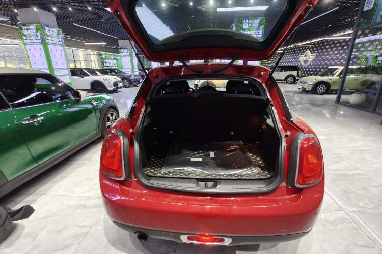 Used MINI 2016 1.2T ONE Pioneer Edition Five-Door Version Trunk