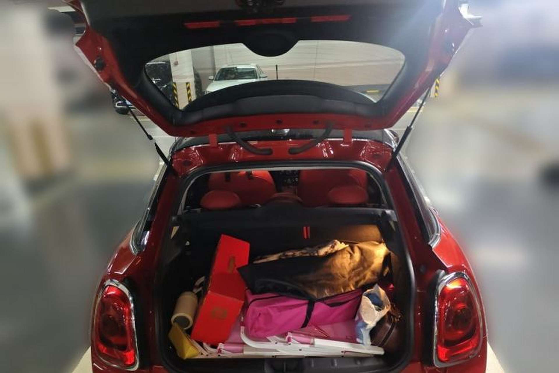Used MINI 2016 1.5T COOPER Five-Door Edition Trunk