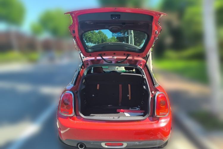 Used MINI 2016 1.2T ONE Pioneer Edition Five-Door Version Trunk