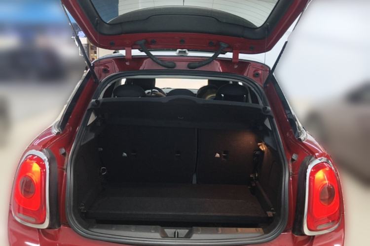 Used MINI 2016 1.5T COOPER Five-Door Edition Trunk