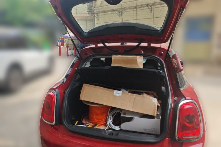 Used MINI 2016 1.2T ONE Pioneer Edition Five-Door Version Trunk