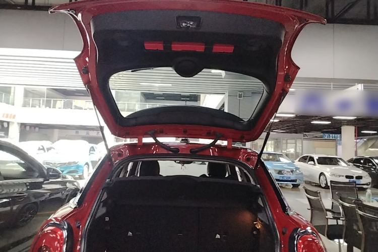 Used MINI 2016 1.5T COOPER Five-Door Edition Trunk