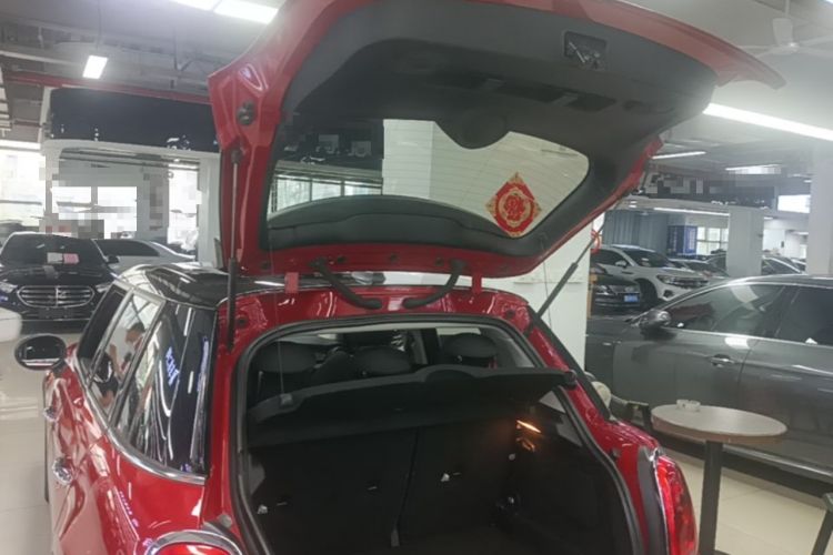 Used MINI 2016 1.5T COOPER Five-Door Edition Trunk