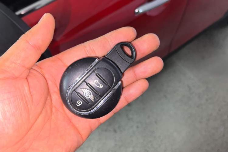 Used MINI 2016 1.5T COOPER Pioneer Edition Five-Door Model Vehicle Key