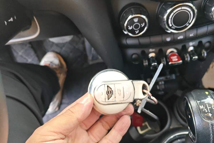 Used MINI 2016 1.2T ONE Pioneer Edition Vehicle Key