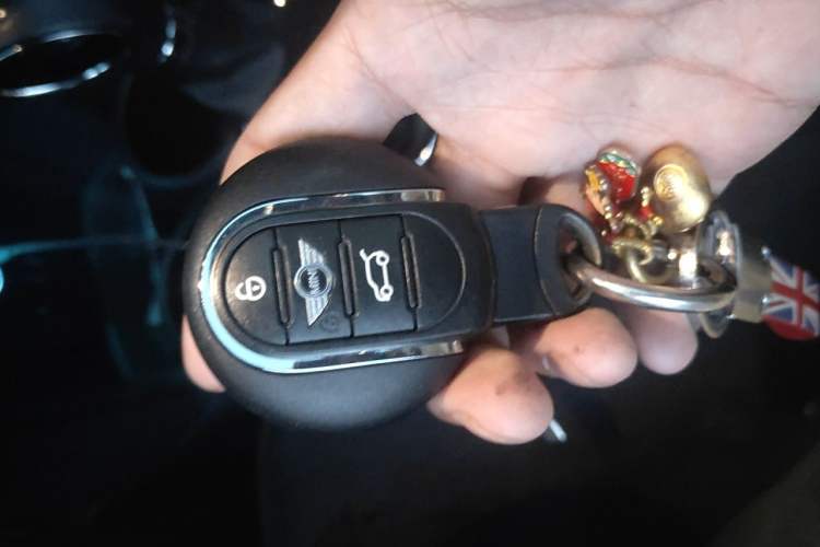 Used MINI 2016 1.5T COOPER Five-Door Edition Vehicle Key