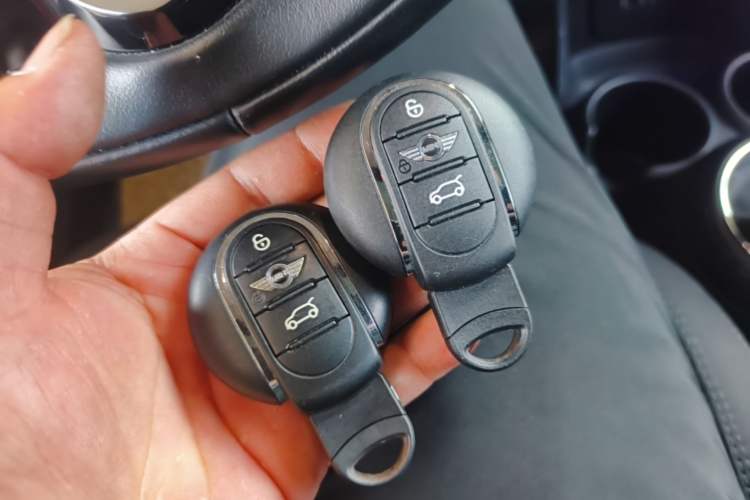 Used MINI 2016 1.5T COOPER Five-Door Edition Vehicle Key