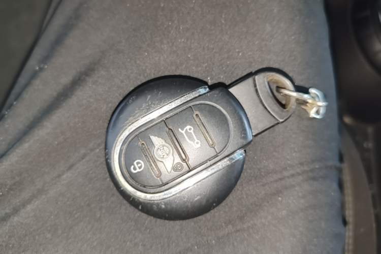 Used MINI 2016 1.5T COOPER Five-Door Edition Vehicle Key