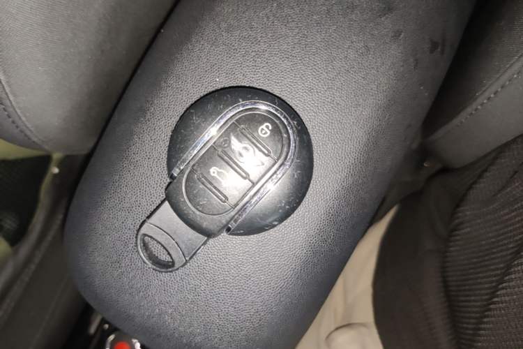 Used MINI 2016 1.5T COOPER Five-Door Edition Vehicle Key