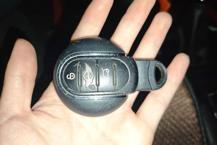 Used MINI 2016 1.5T COOPER Five-Door Edition Vehicle Key