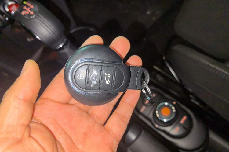Used MINI 2016 1.5T COOPER Five-Door Edition Vehicle Key