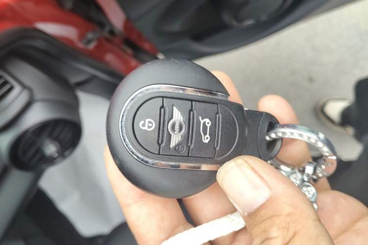 Used MINI 2016 1.5T COOPER Five-Door Edition Vehicle Key