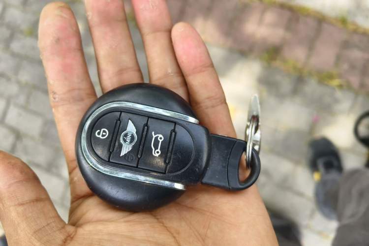 Used MINI 2016 1.5T COOPER Five-Door Edition Vehicle Key