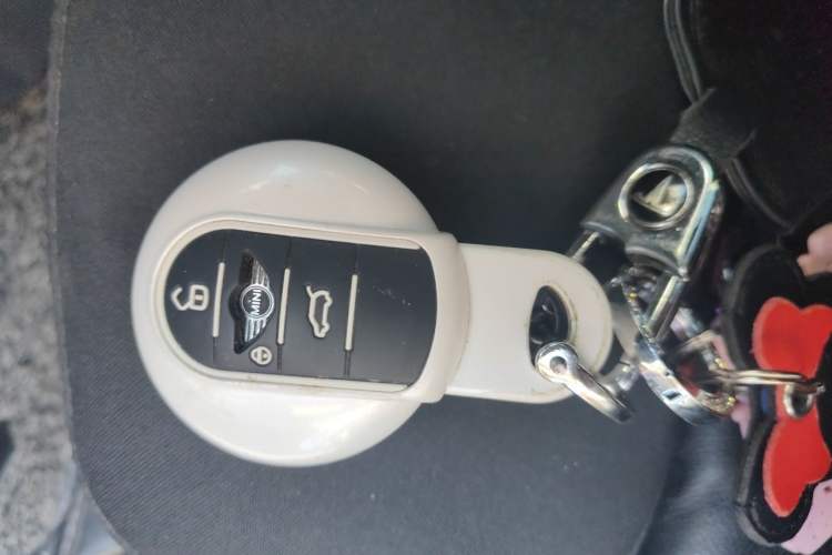 Used MINI 2016 1.5T COOPER Five-Door Edition Vehicle Key