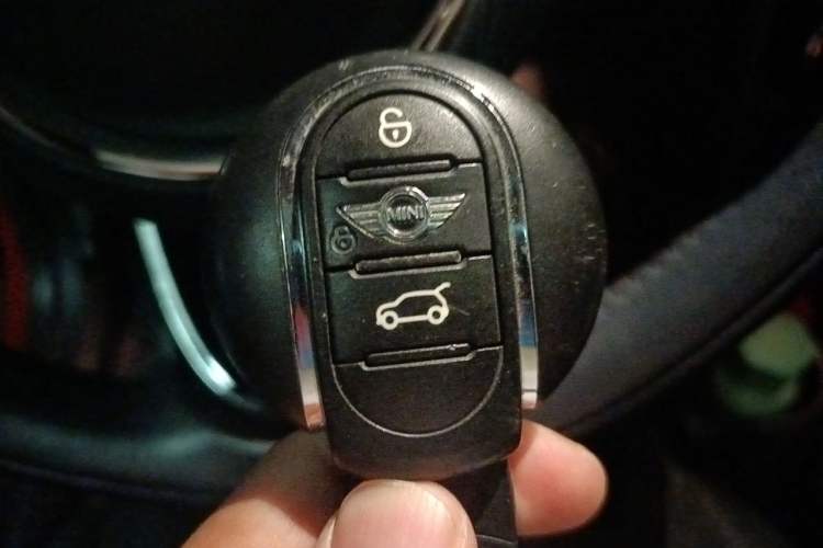 Used MINI 2016 1.5T COOPER Five-Door Edition Vehicle Key