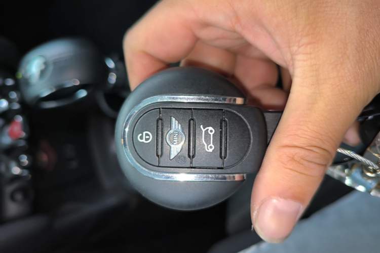 Used MINI 2016 1.5T COOPER Five-Door Edition Vehicle Key