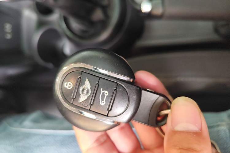 Used MINI 2016 1.5T COOPER Five-Door Edition Vehicle Key