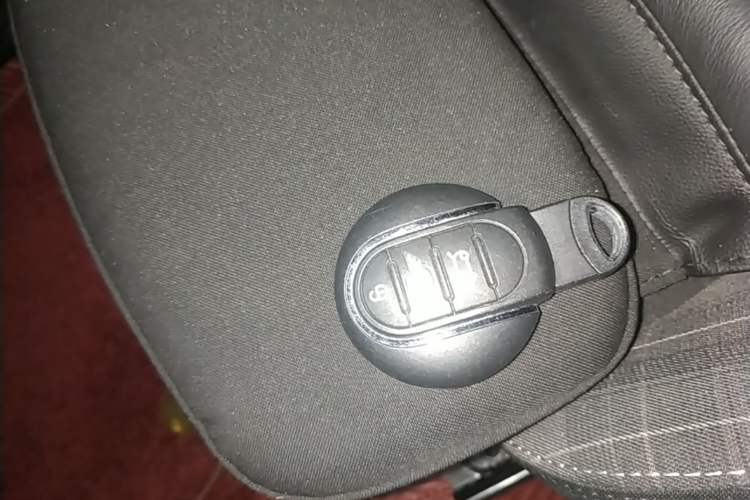 Used MINI 2016 1.5T COOPER Five-Door Edition Vehicle Key