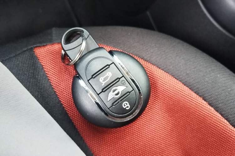 Used MINI 2016 1.2T ONE Pioneer Edition Vehicle Key