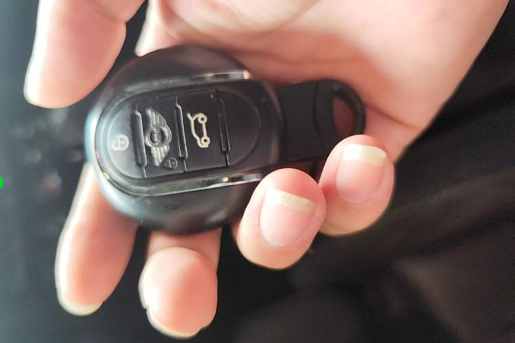 Used MINI 2016 1.5T COOPER Five-Door Edition Vehicle Key