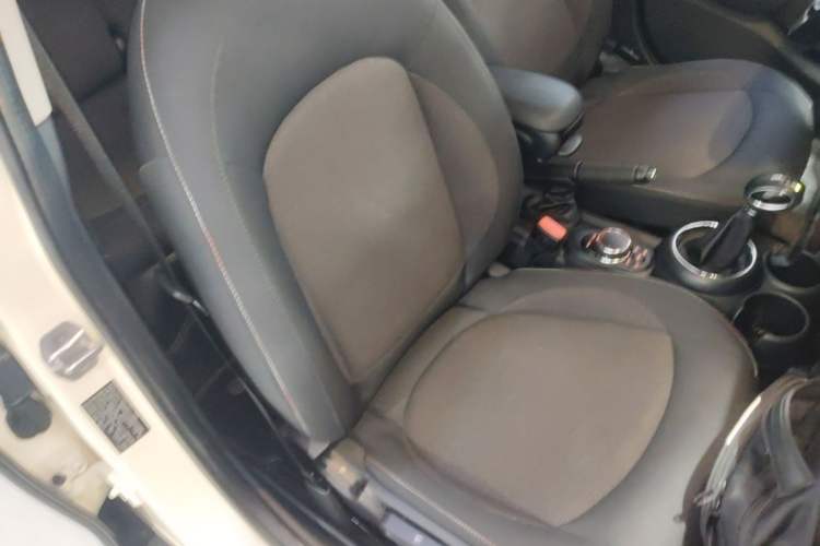 Used MINI 2016 1.2T ONE Pioneer Edition Five-Door Version Right Front Seat