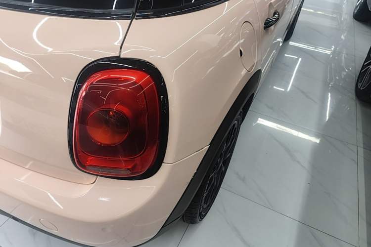 Used MINI 2016 1.2T ONE Pioneer Edition Five-Door Version Right Rear Taillight