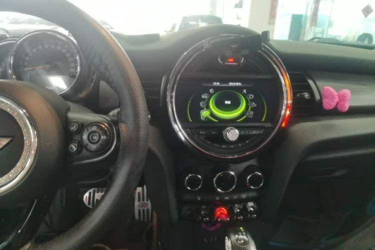 Used MINI 2016 1.5T COOPER Avant-Garde Audio And AC Panel