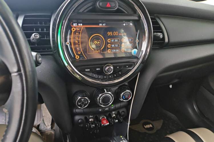 Used MINI 2016 1.2T ONE Pioneer Edition Audio And AC Panel