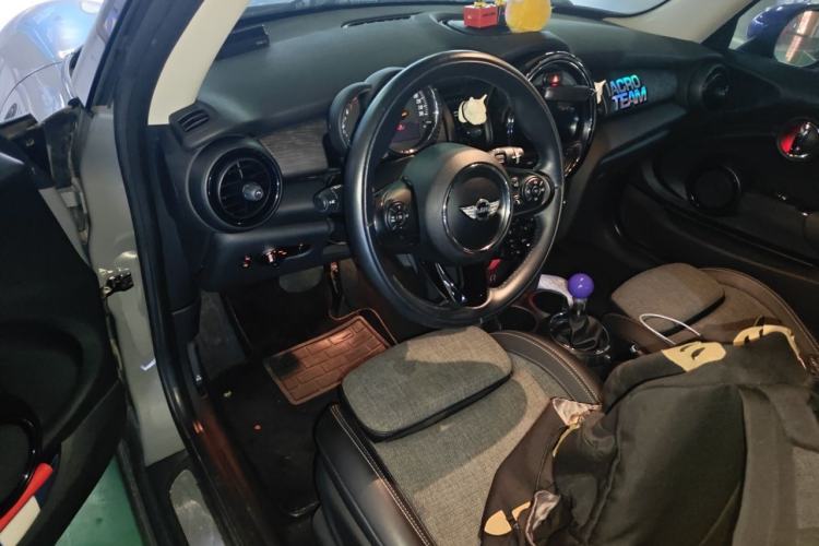 Used MINI 2016 1.5T COOPER Avant-Garde Center Console