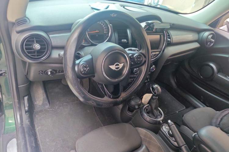 Used MINI 2016 1.5T COOPER Center Console