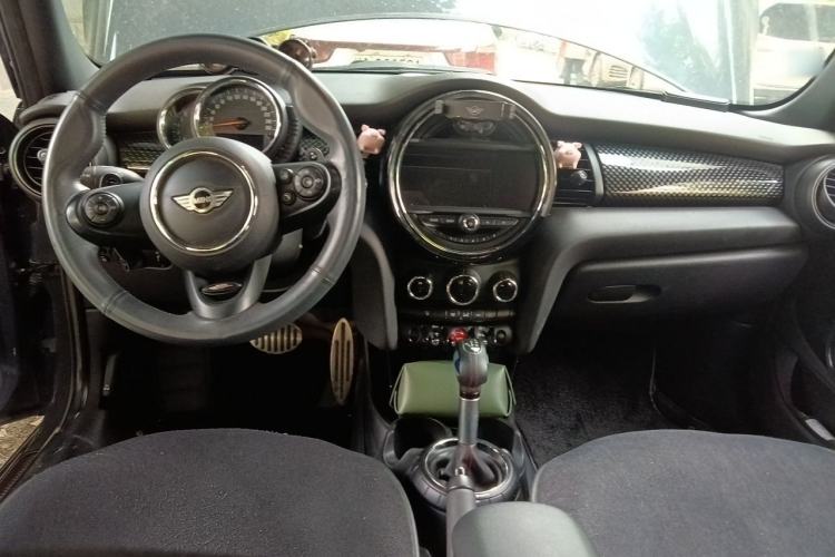 Used MINI 2016 2.0T COOPER S Performance Edition Five-Door Version Center Console