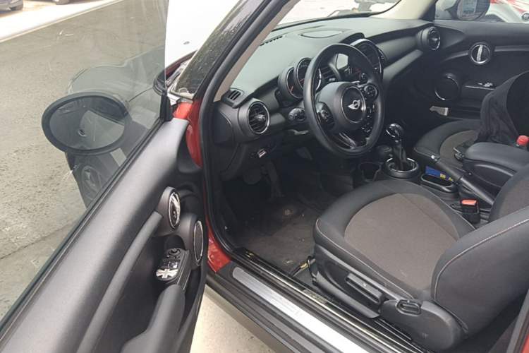 Used MINI 2016 1.2T ONE Pioneer Edition Driver Seat