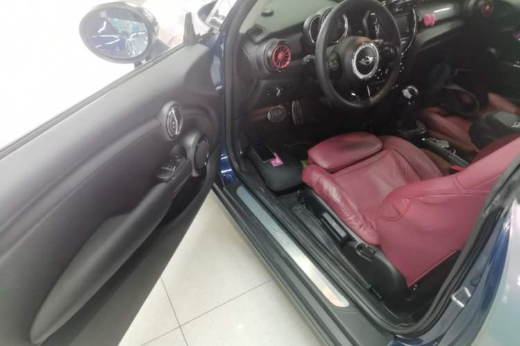 Used MINI 2016 1.5T COOPER Avant-Garde Driver Seat