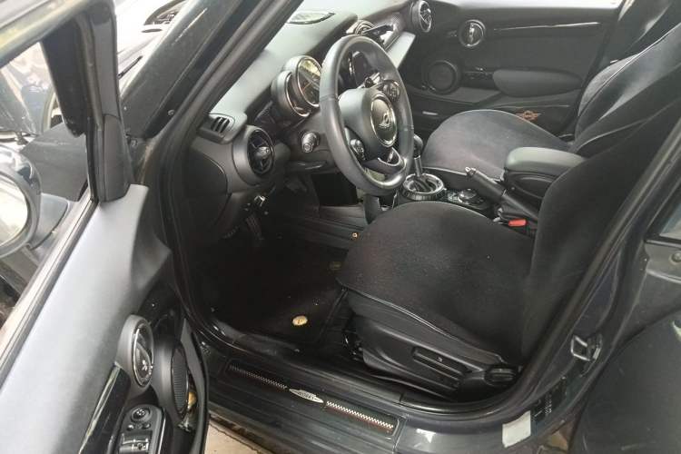 Used MINI 2016 2.0T COOPER S Performance Edition Five-Door Version Driver Seat