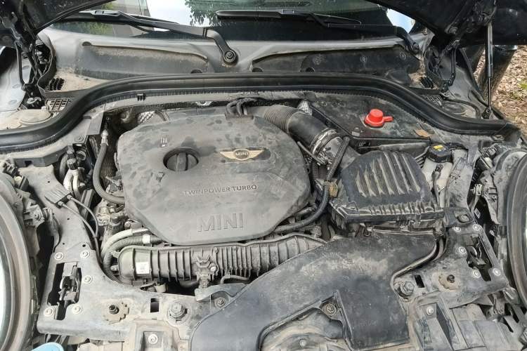 Used MINI 2016 2.0T COOPER S Performance Edition Five-Door Version Engine Bay