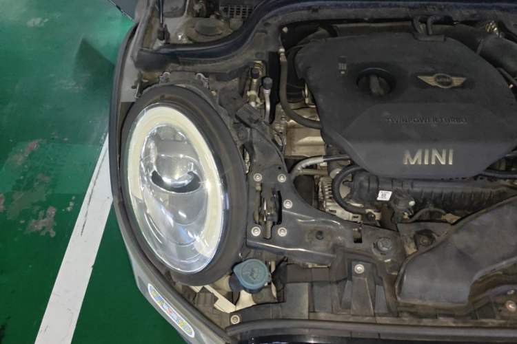 Used MINI 2016 1.5T COOPER Avant-Garde Engine Bay Right