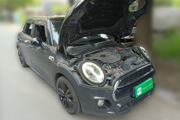 Used MINI 2016 2.0T COOPER S Performance Edition Five-Door Version Front Right 45 Deg