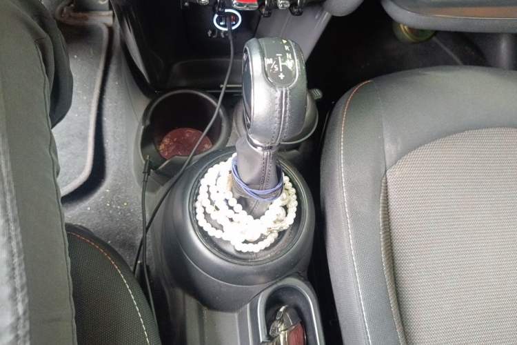 Used MINI 2016 1.2T ONE Five-Door Edition Gear Lever