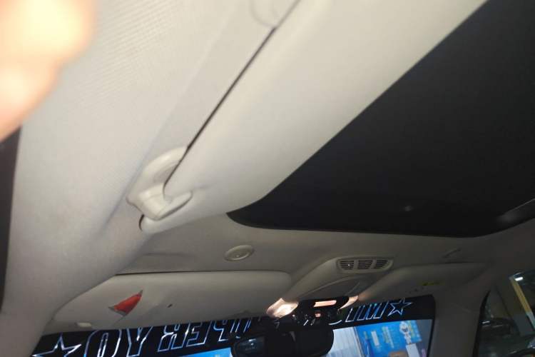 Used MINI 2016 1.5T COOPER Avant-Garde Headliner
