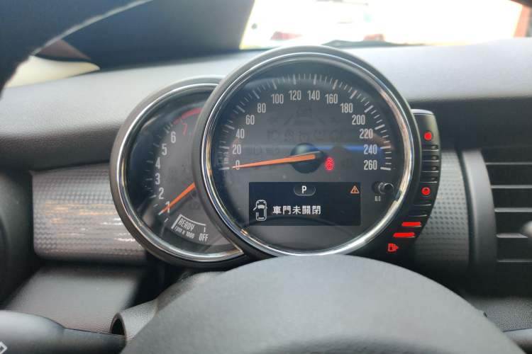 Used MINI 2016 1.5T COOPER Pioneer Edition Five-Door Model Instrument Cluster