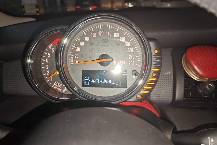 Used MINI 2016 1.5T COOPER Five-Door Edition Instrument Cluster