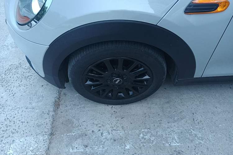 Used MINI 2016 1.2T ONE Pioneer Edition Left Front Wheel Hub